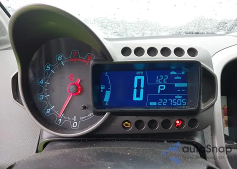 2015 Chevrolet Sonic Lt Auto z USA, uszkodzony, nr VIN 1G1JC5SHXF4131748